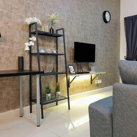 Puchong 8-12 pax 5min LRT Cozy Apartment IOI Mall Exterior foto