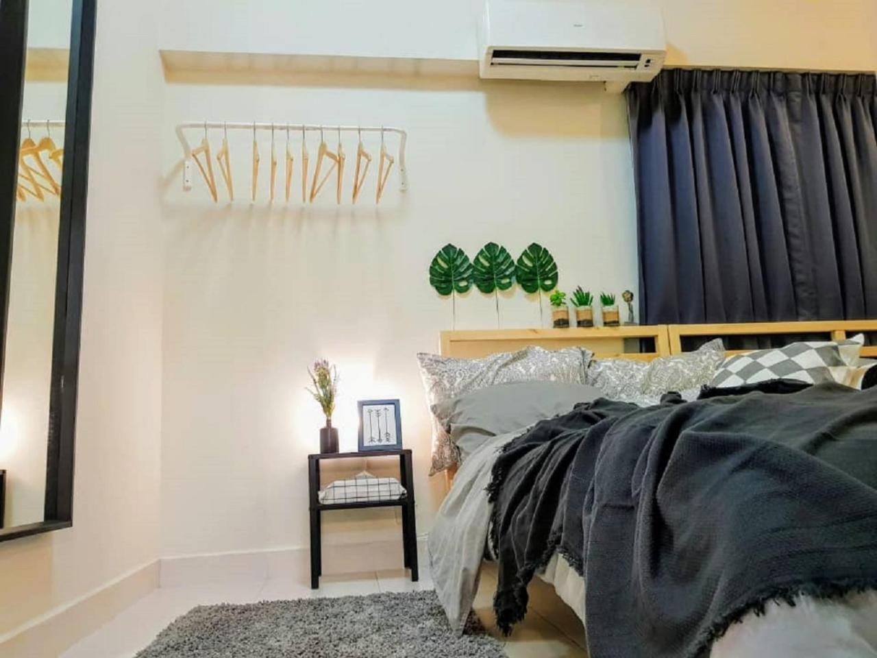 Puchong 8-12 pax 5min LRT Cozy Apartment IOI Mall Exterior foto